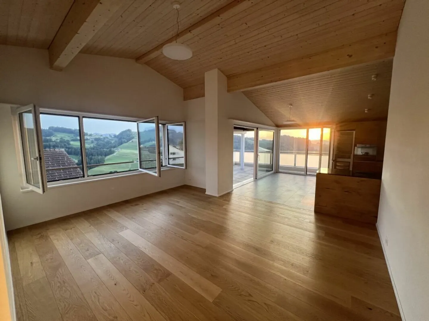 Appartamento di Lusso con Vista Mozzafiato - Foto 1 di 32