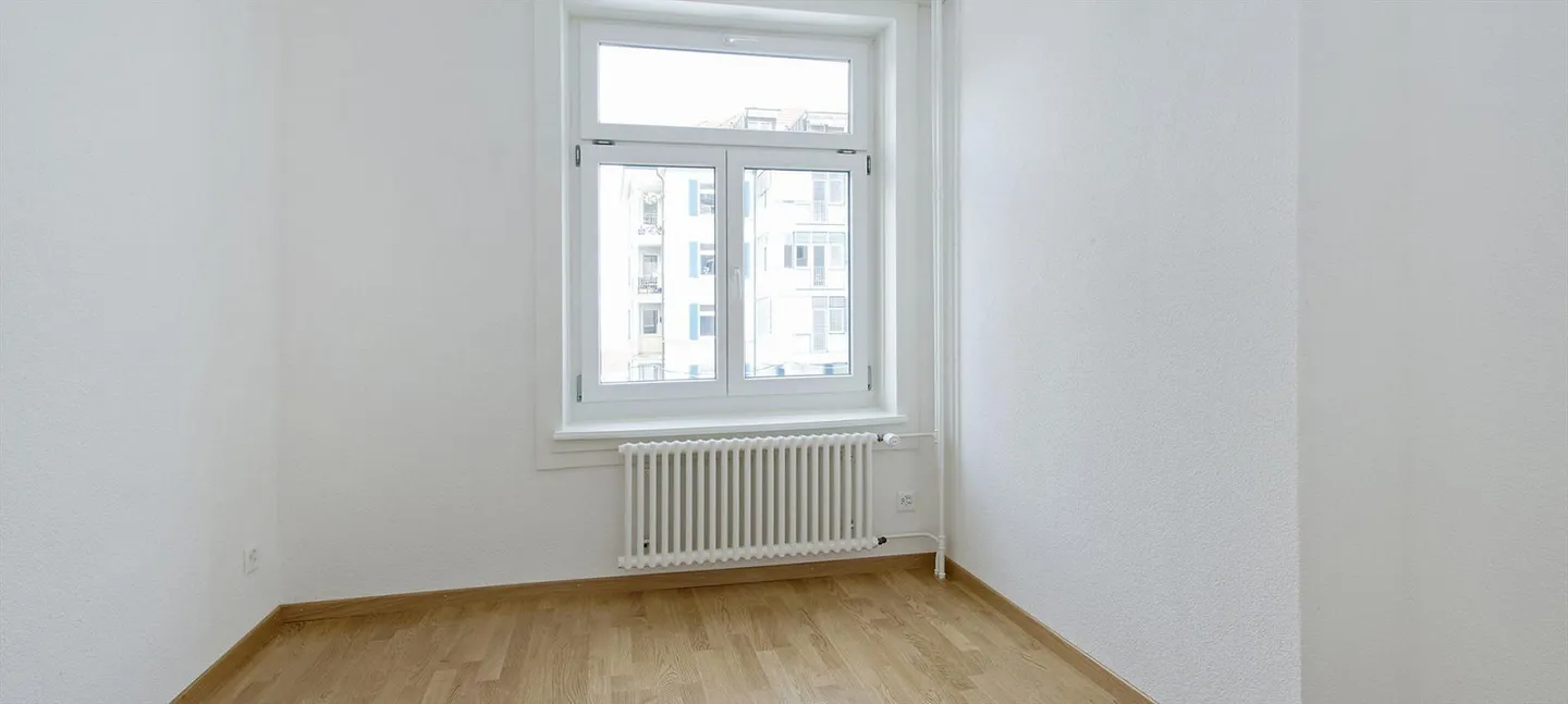 Bright 6.5-room apartment with 2 winter gardens - Photo 3 of 9