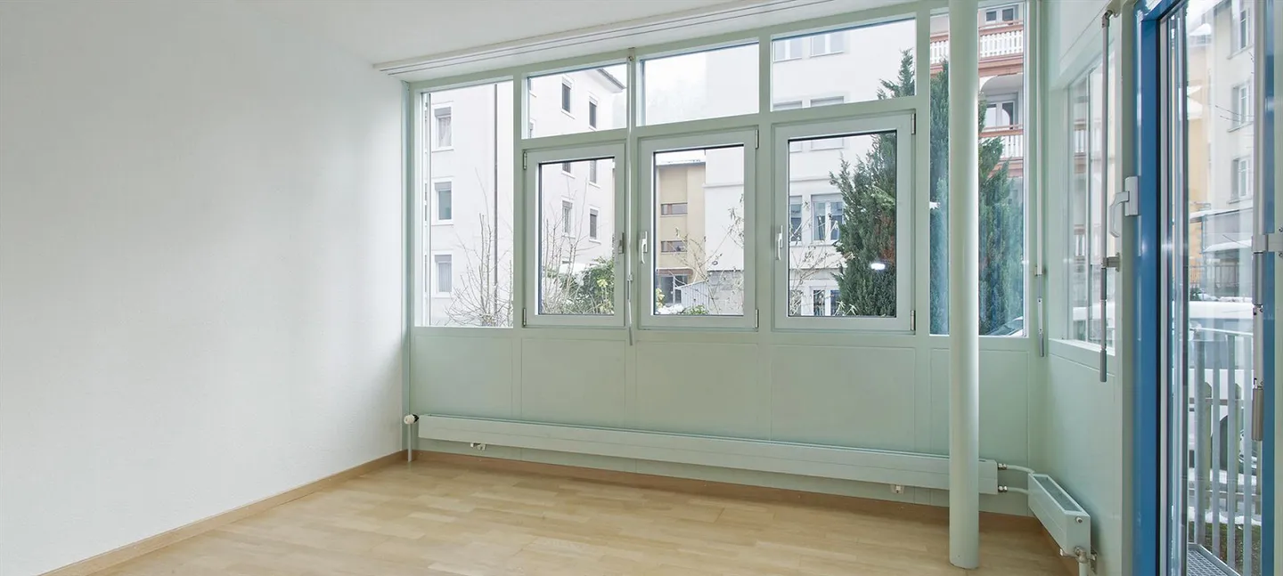 Bright 6.5-room apartment with 2 winter gardens - Photo 7 of 9
