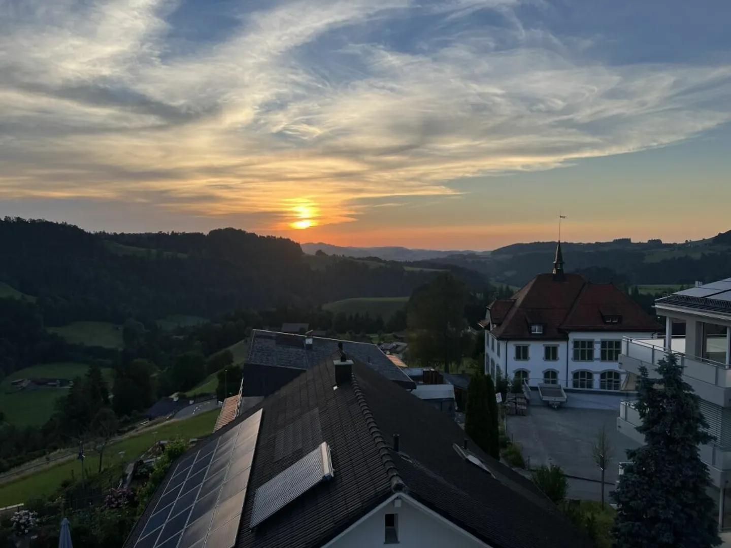Appartamento di Lusso con Vista Mozzafiato - Foto 3 di 32