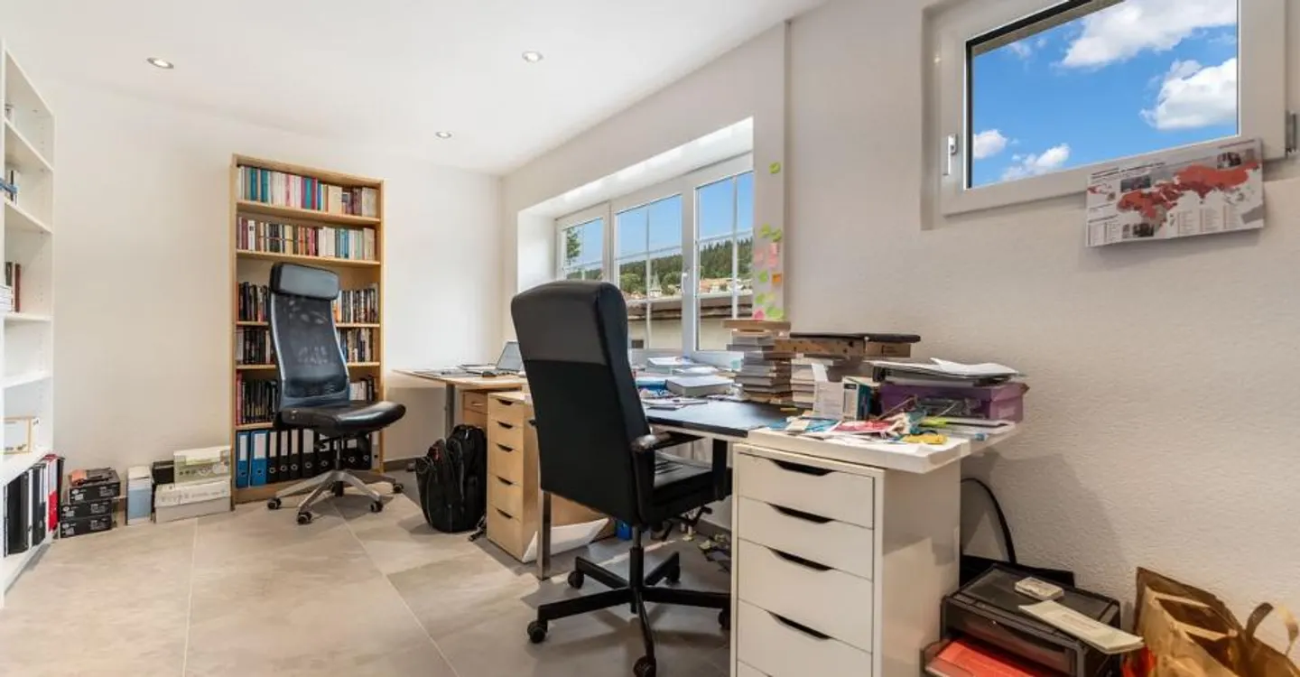 Einfamilienhaus mit zwei Wohnungen, Mietpotenzial - Foto 3 von 13