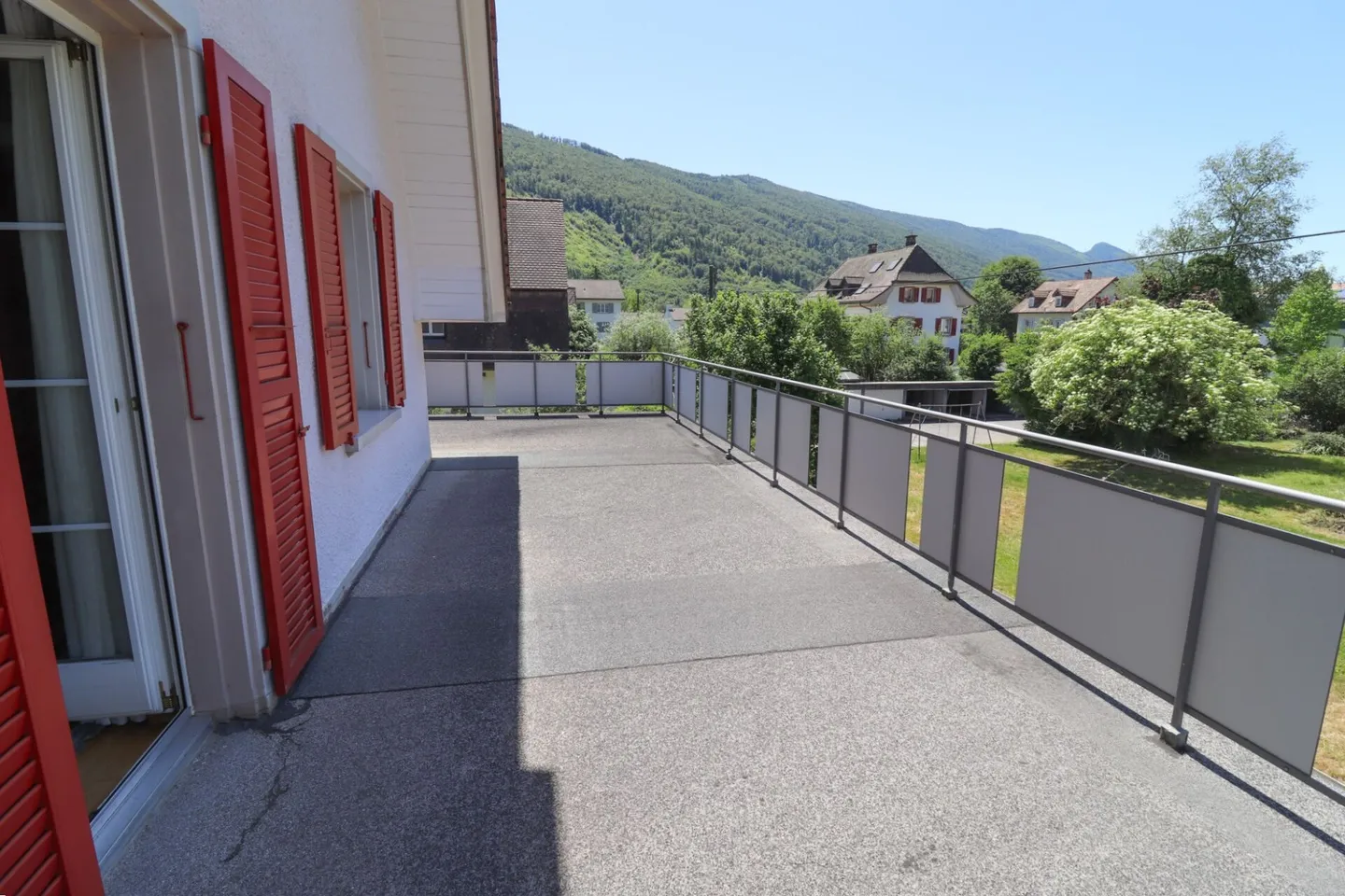 Maison individuelle spacieuse de 5,5 pièces avec grande terrasse - Photo 11 sur 16