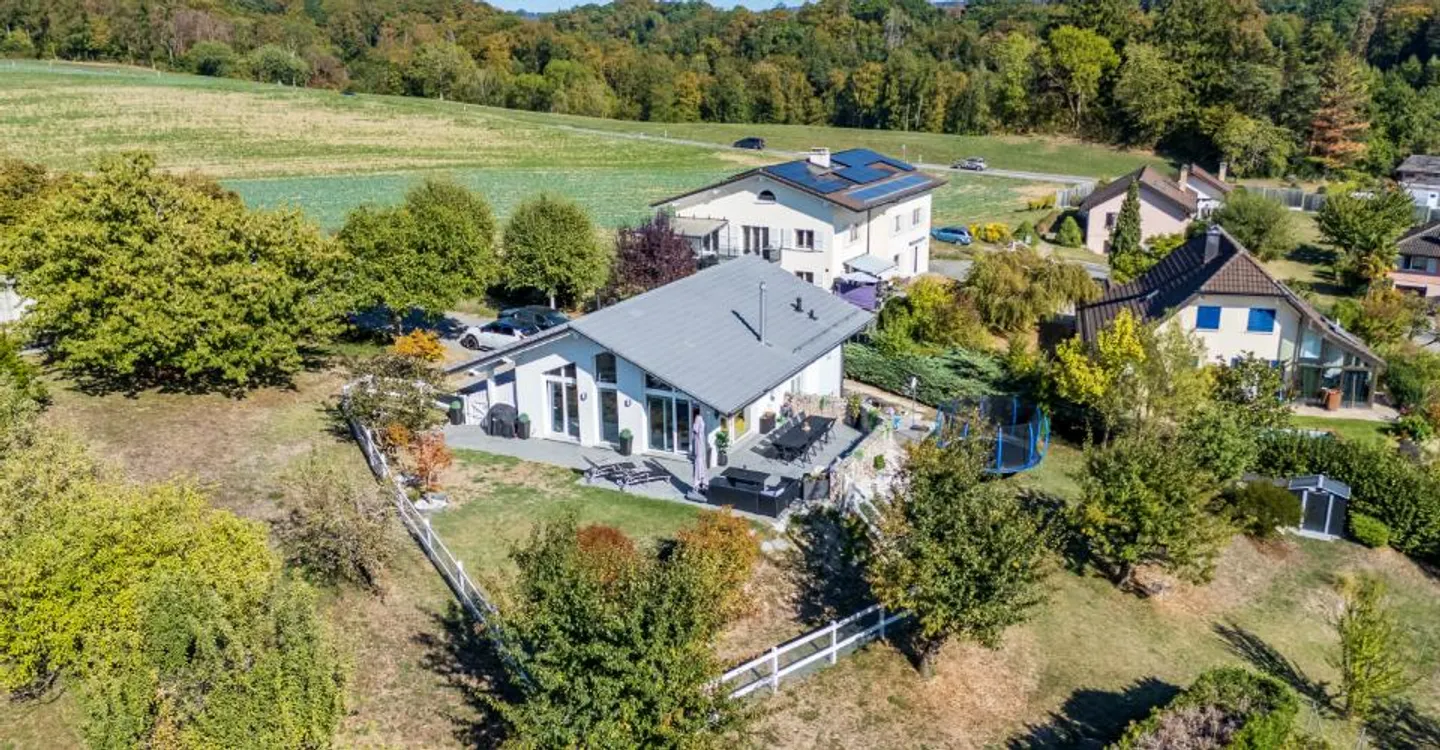 Villa Magnifique avec Vue sur le Lac - Photo 1 sur 10