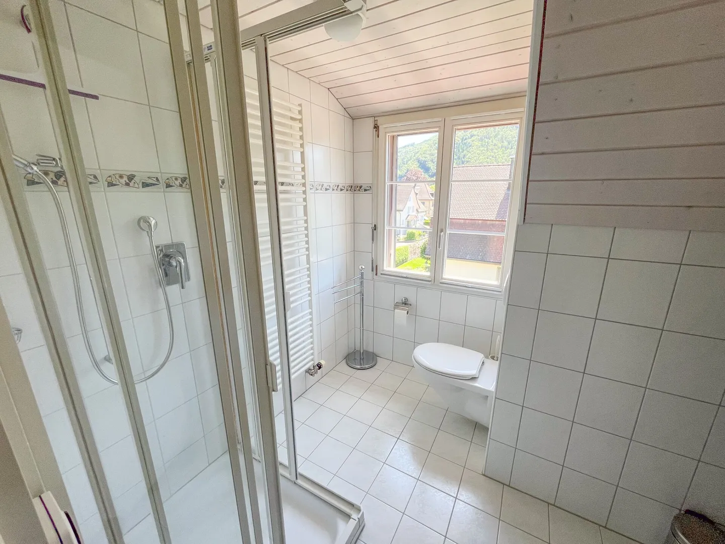 Maison individuelle spacieuse de 5,5 pièces avec grande terrasse - Photo 13 sur 16