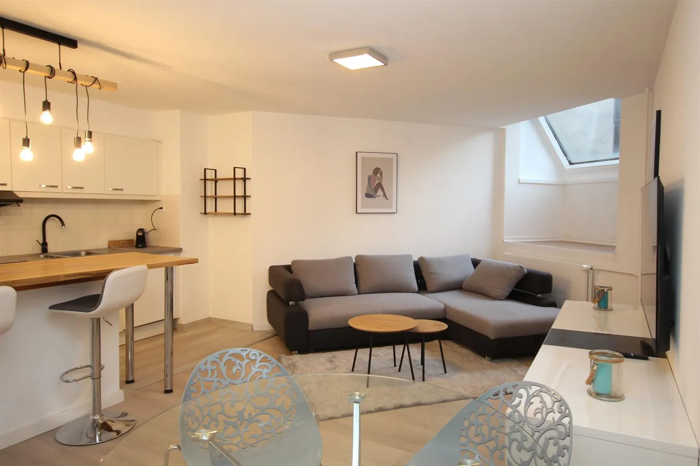 Charming Apartment Near Lake - Photo 1 of 6