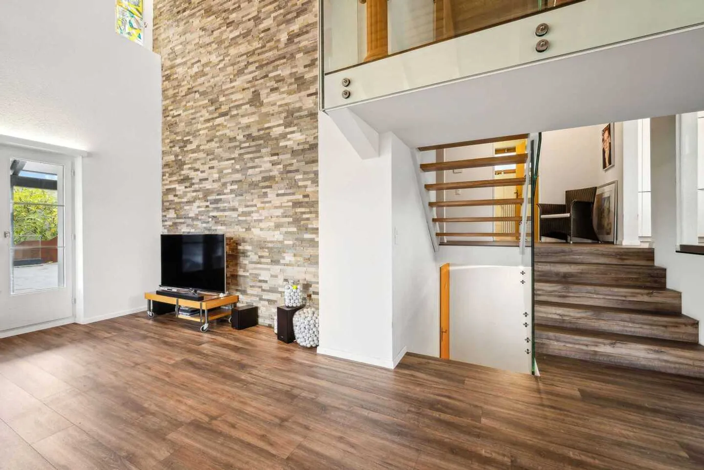 Vivere esclusivo con vista: casa unifamiliare con appartamento - Foto 7 di 13