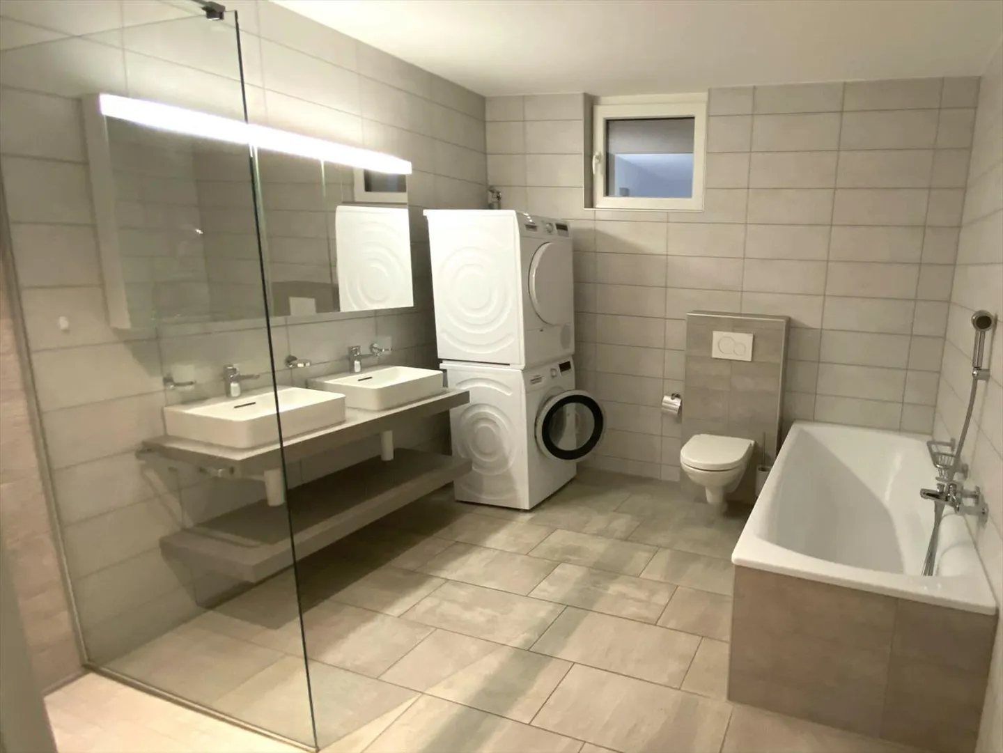 Wunderschöne neue 4,5-Zimmer-Wohnung mit Terrasse - Foto 5 von 5