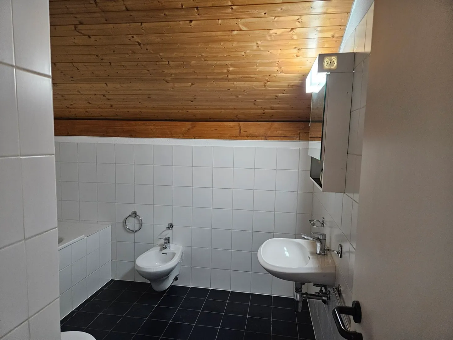 Schöne 2,5-Zimmer-Wohnung in sehr ruhiger, praktischer Lage - oberste Etage - Foto 5 von 11