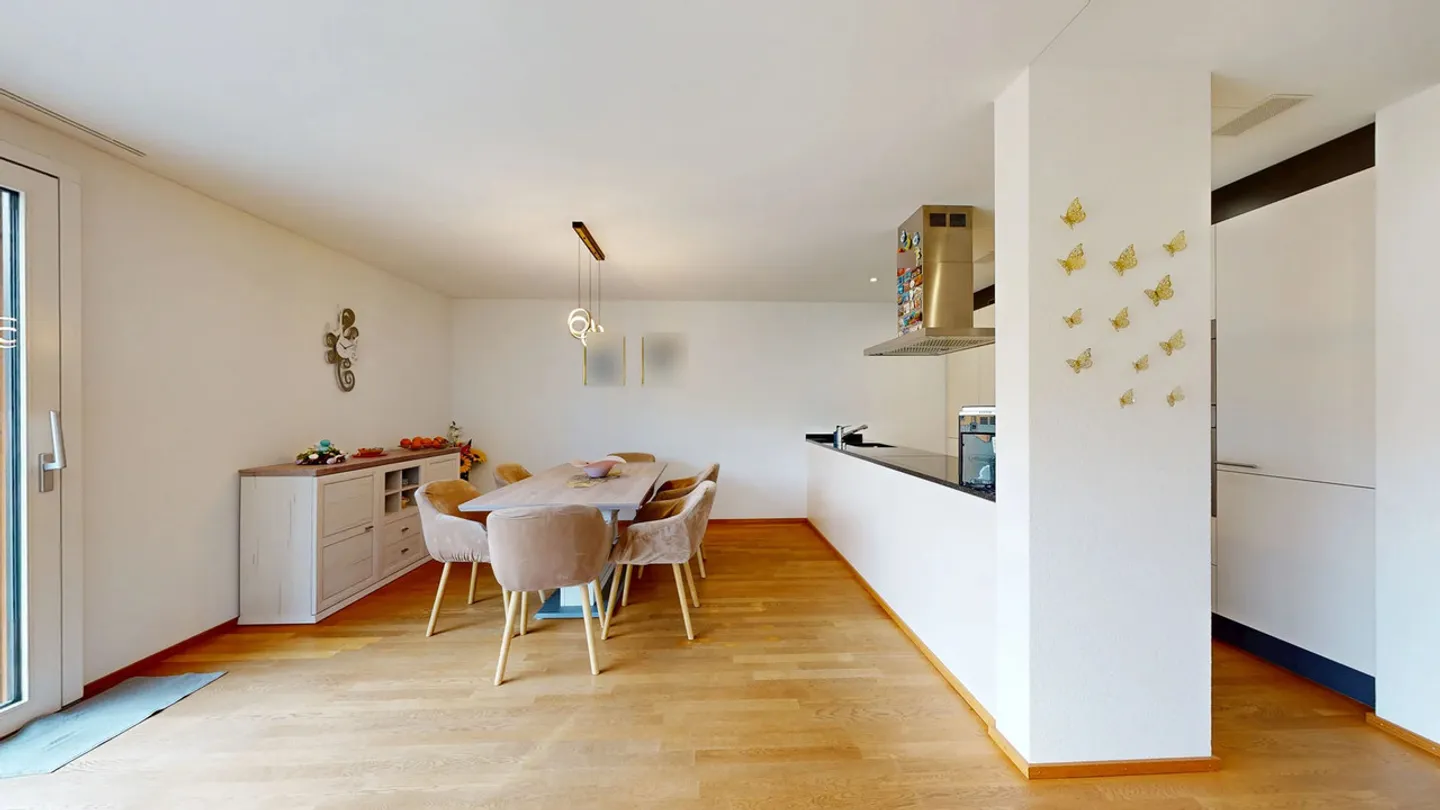 Bungalow moderno con balcone - Foto 3 di 13