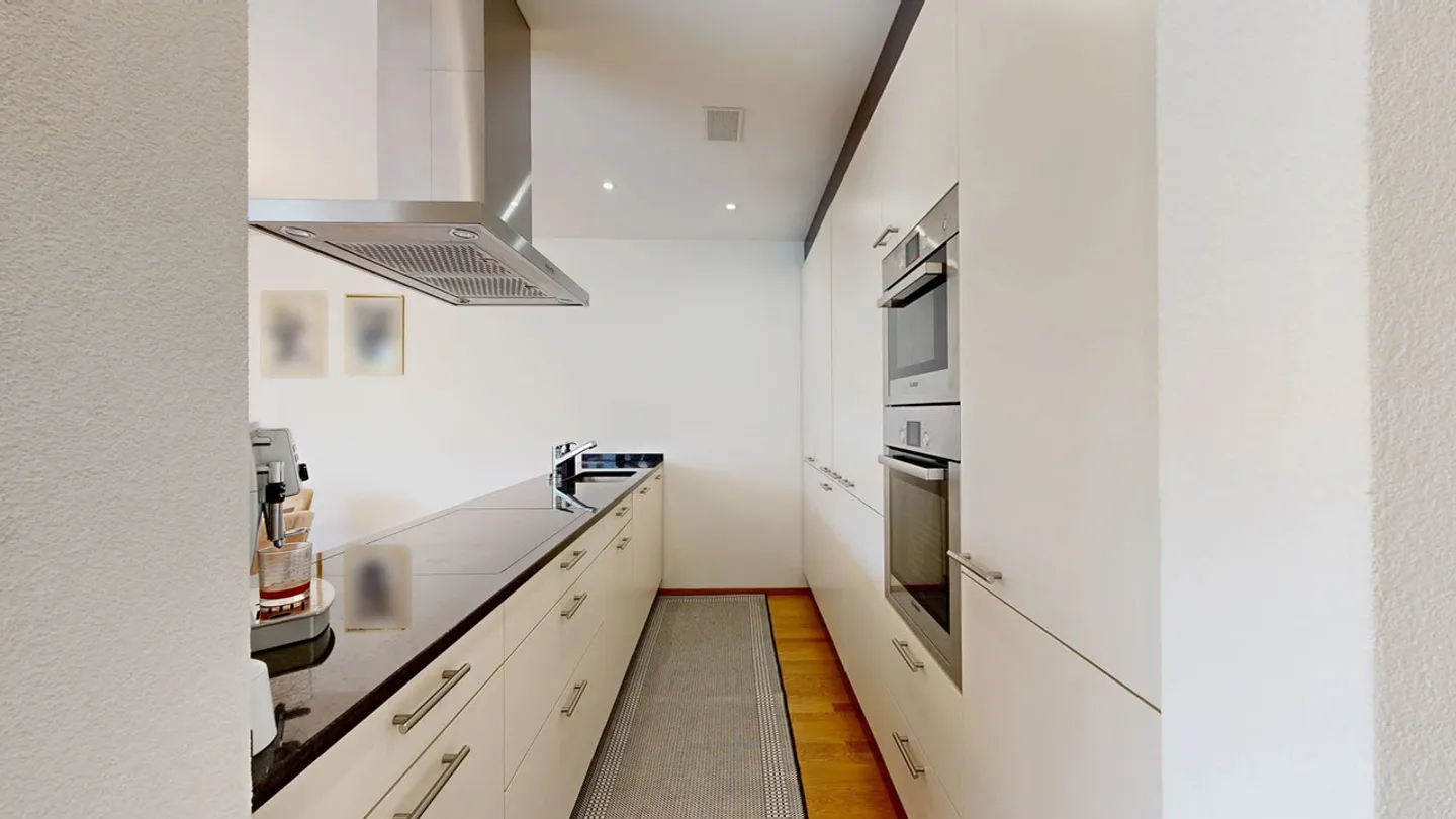 Bungalow moderno con balcone - Foto 5 di 13