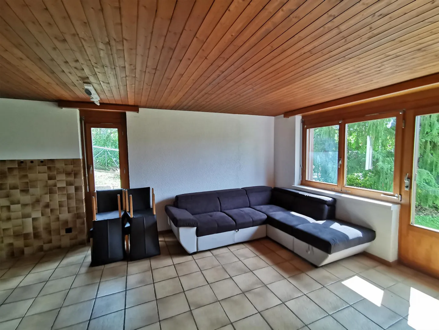 Ampia casa unifamiliare di 6 stanze con doppio garage, con vista panoramica - Foto 6 di 26