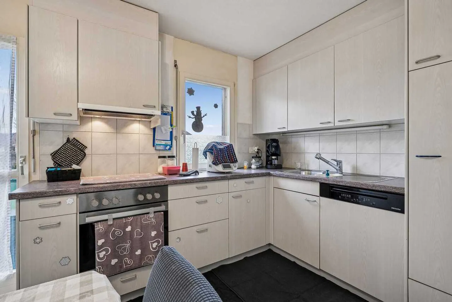 5.5-Room Apartment with High Living Quality - Photo 2 of 13