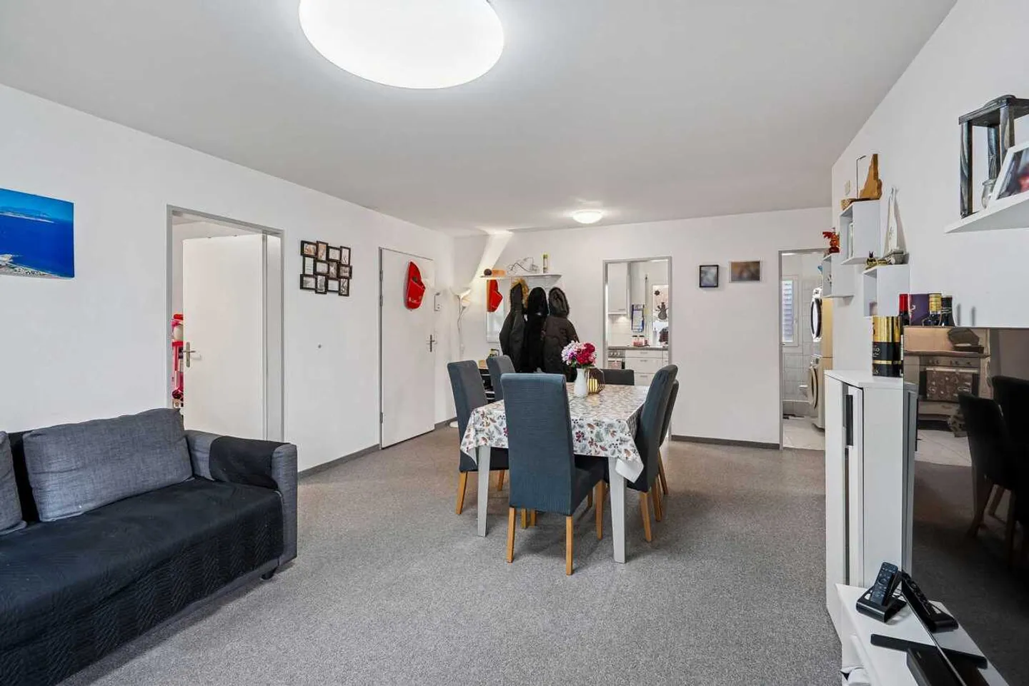 5.5-Room Apartment with High Living Quality - Photo 3 of 13