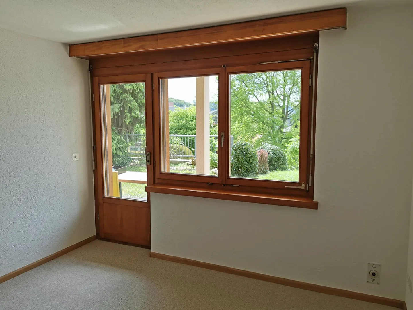 Ampia casa unifamiliare di 6 stanze con doppio garage, con vista panoramica - Foto 11 di 26