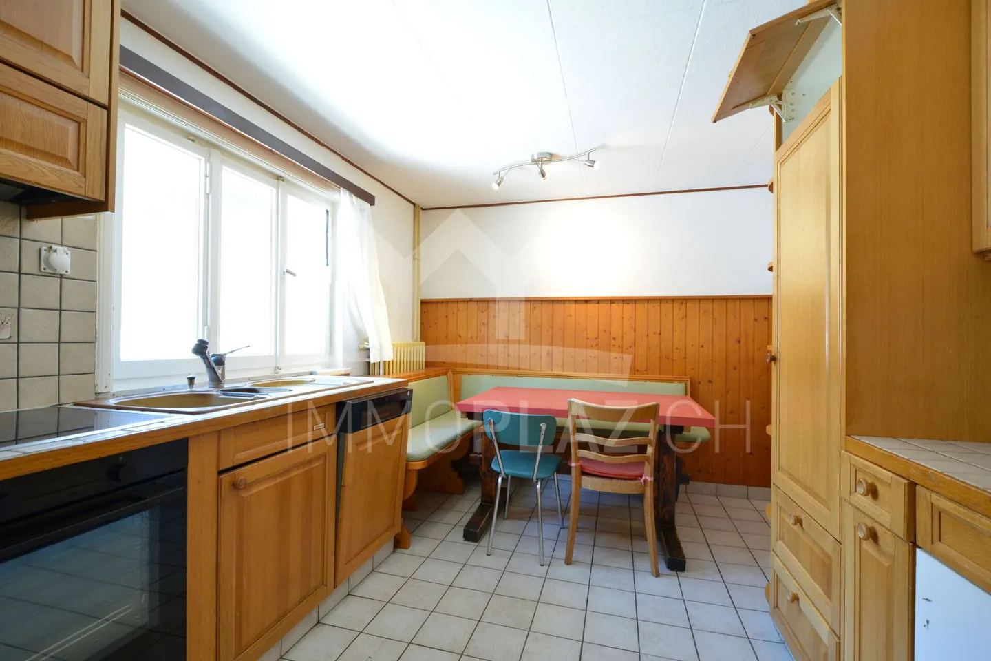 Maison bifamiliale avec potentiel d'aménagement près de Savognin - Photo 9 sur 10
