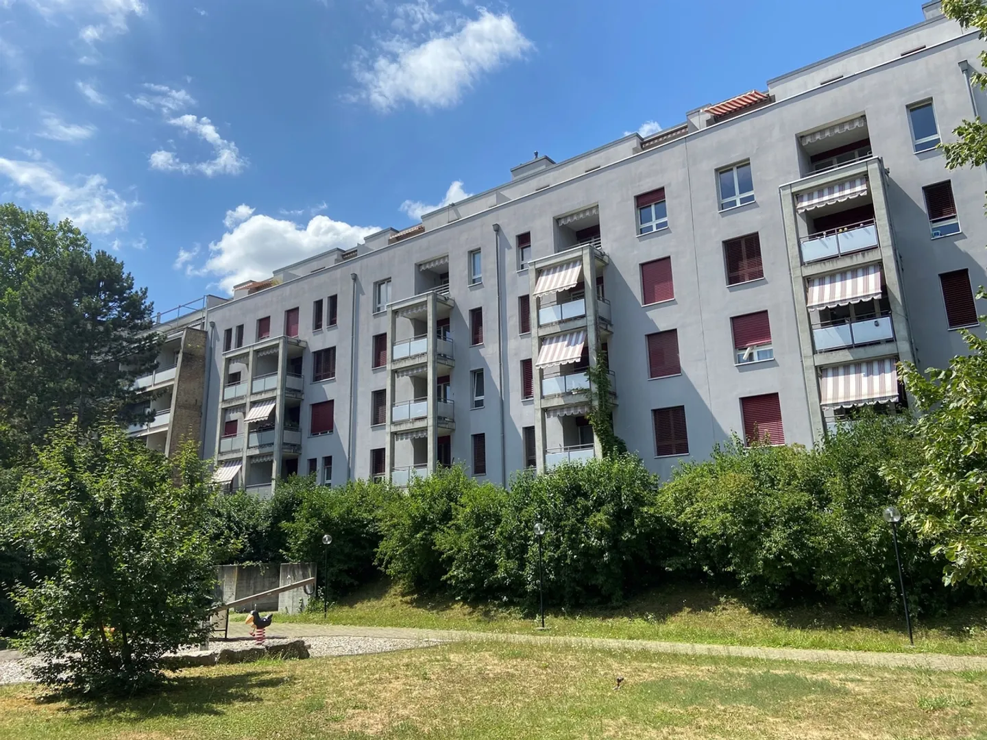 Parking space for your car in the center of Basel for rent! - Photo 1 of 1