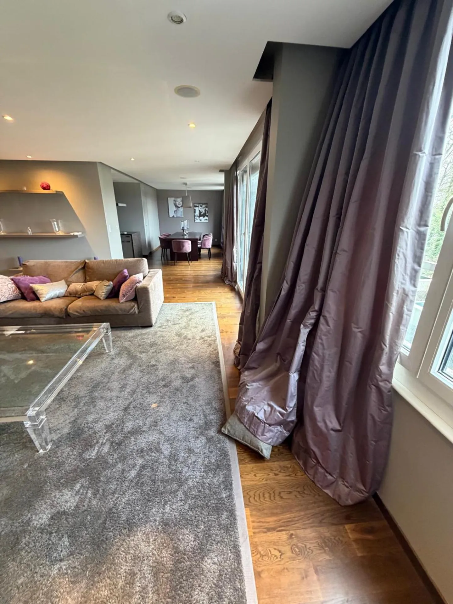 Appartement spacieux de 6 pièces - Photo 2 sur 22