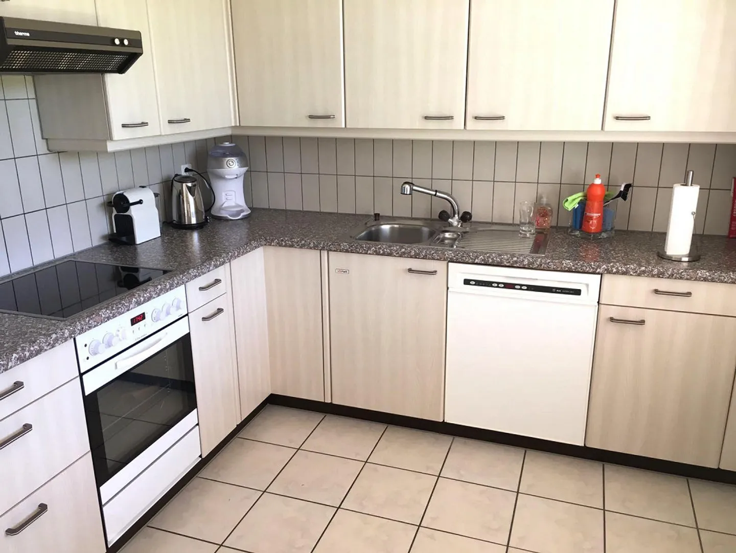 Apartment for rent - Photo 4 of 5