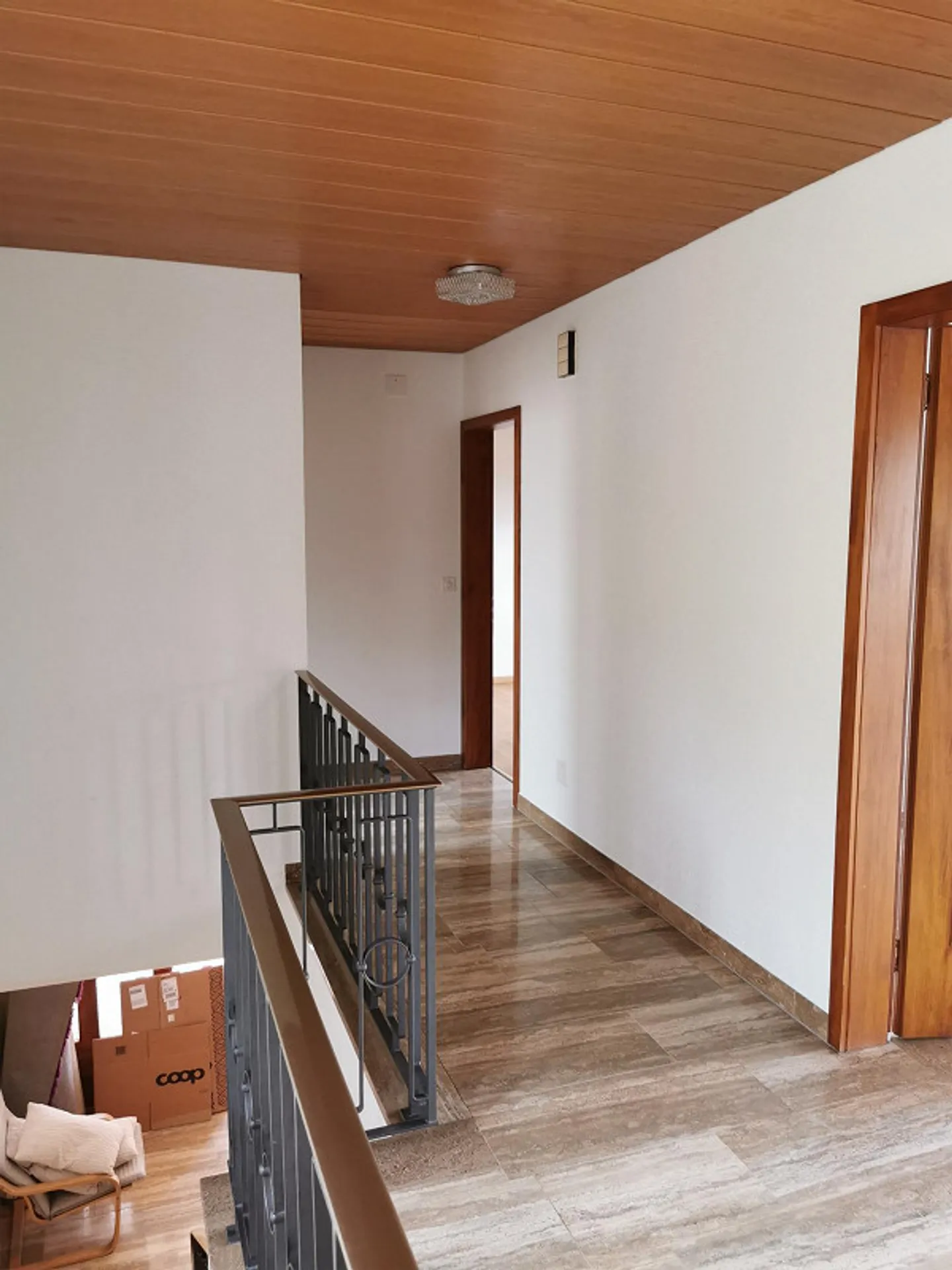 Ampia casa unifamiliare di 6 stanze con doppio garage, con vista panoramica - Foto 24 di 26