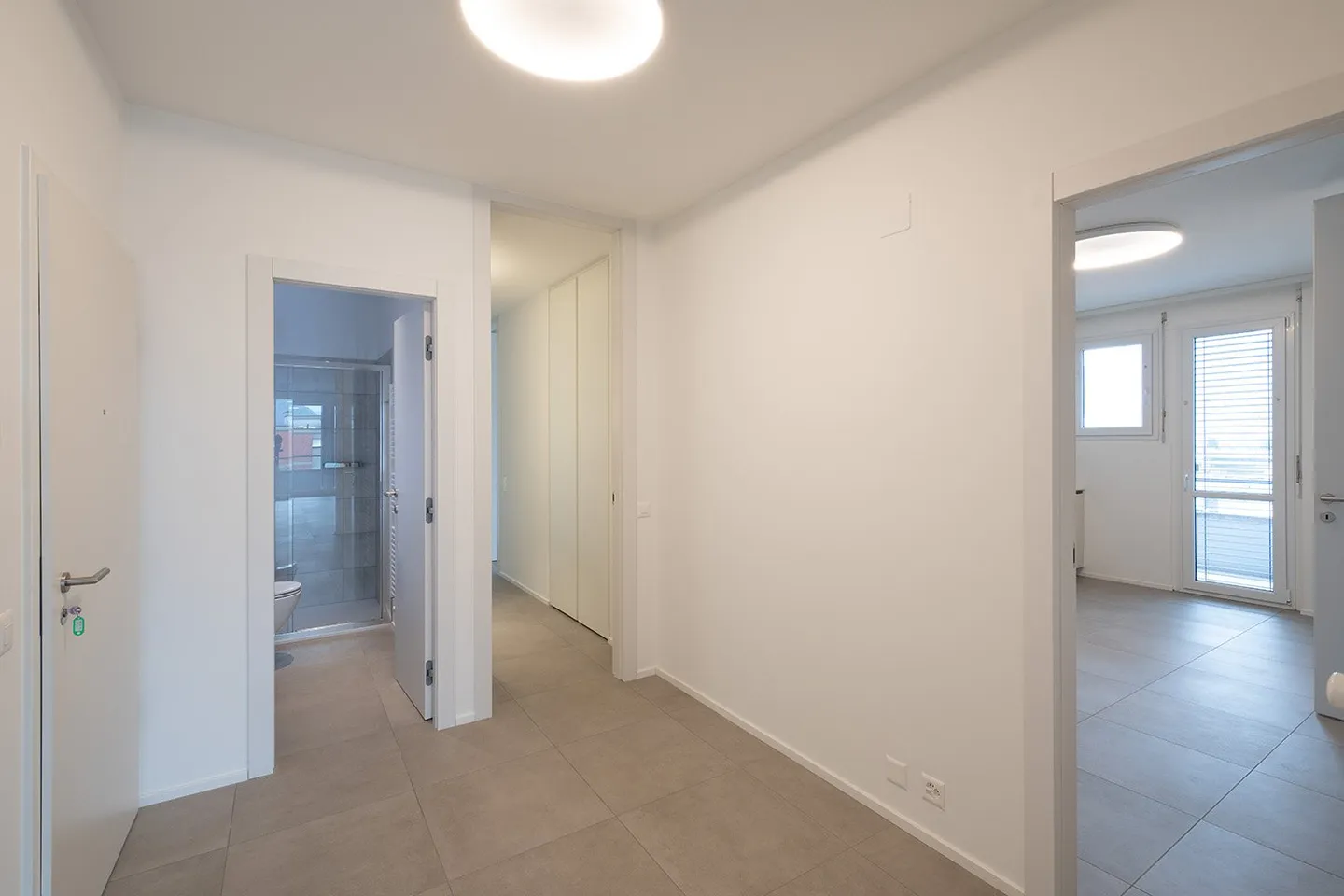 Attique avec 6,5 pièces et vue panoramique sur la ville de Lugano - Photo 12 sur 17