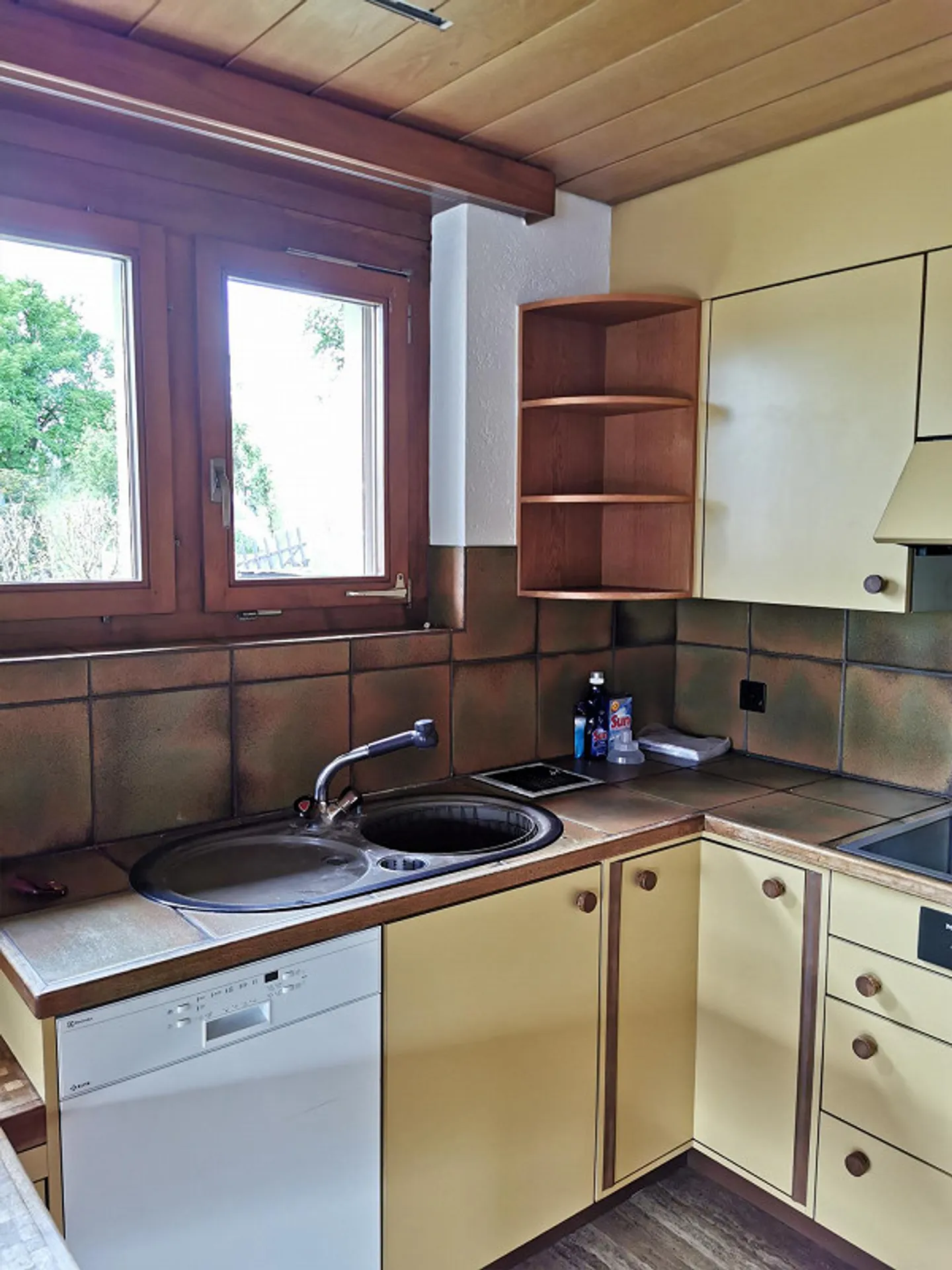 Ampia casa unifamiliare di 6 stanze con doppio garage, con vista panoramica - Foto 21 di 26