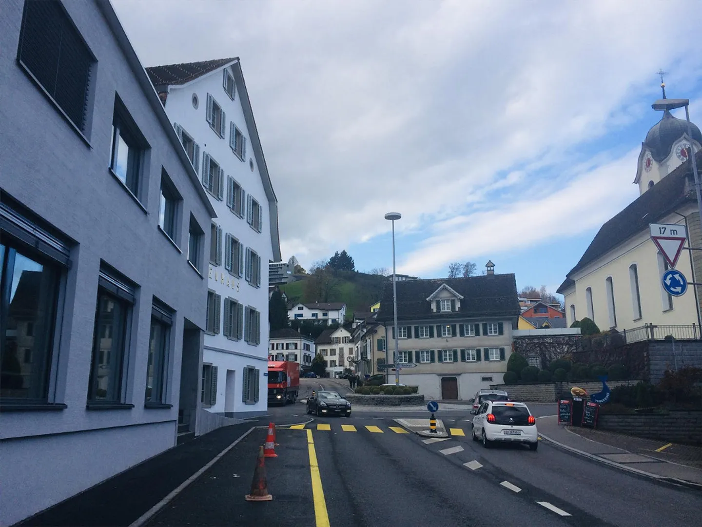Wollerau centrale: Camera arredata con servizio tutto incluso - Foto 1 di 9