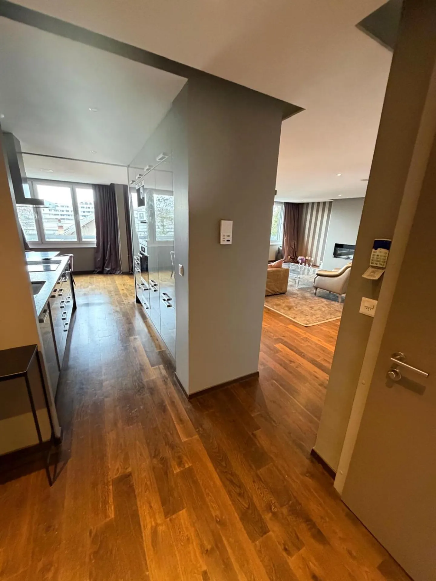 Appartement spacieux de 6 pièces - Photo 8 sur 22