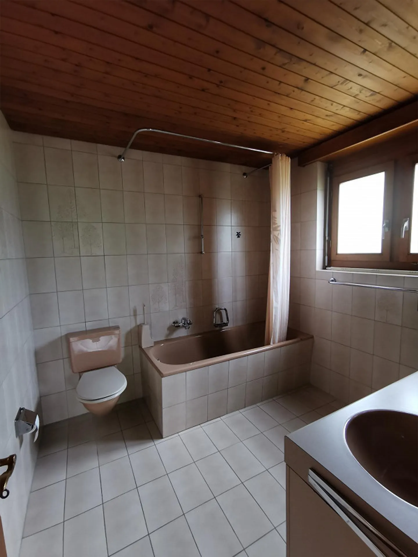 Ampia casa unifamiliare di 6 stanze con doppio garage, con vista panoramica - Foto 26 di 26