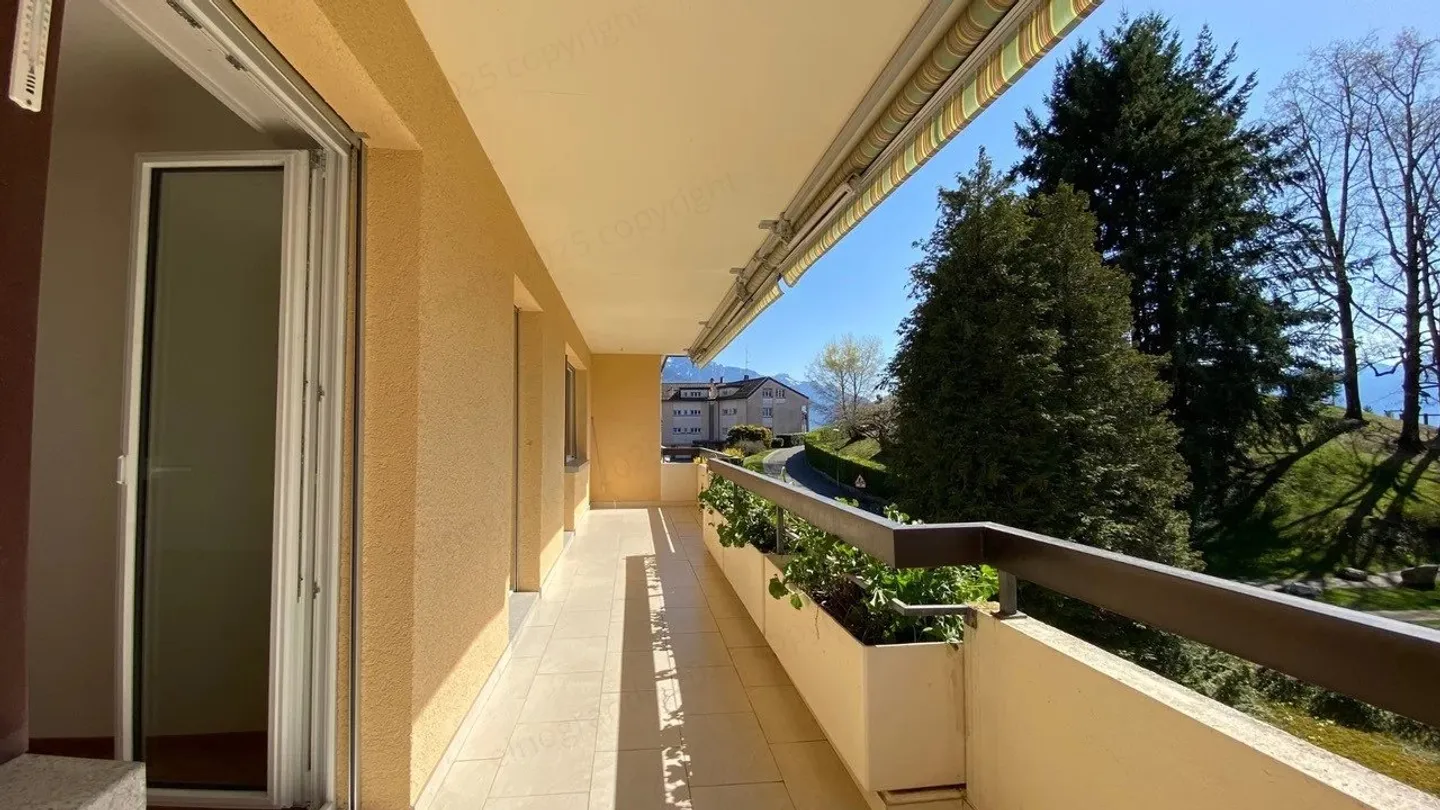 Bellissimo appartamento luminoso di 2,5 stanze, esposto a sud, all'ultimo piano con ascensore. - Foto 1 di 10