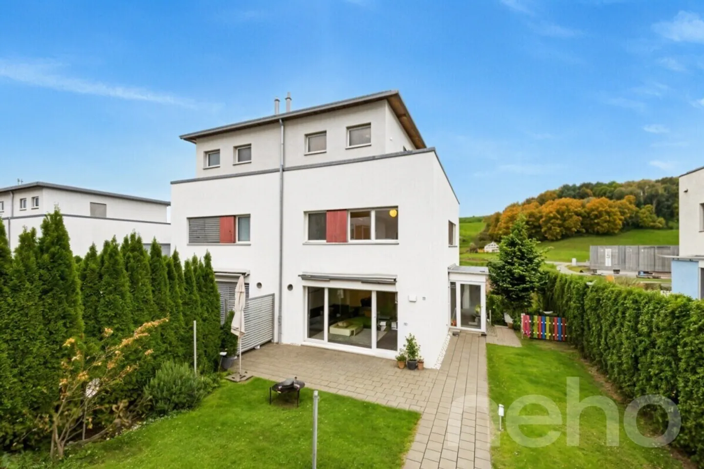 Family-friendly home with plenty of space, sunshine, and proximity to the city - Photo 1 of 12