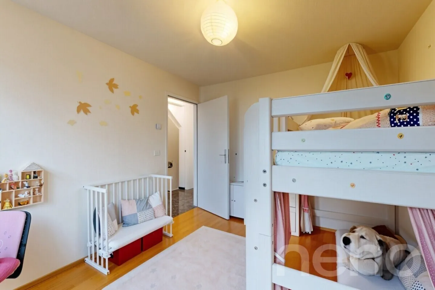 Family-friendly home with plenty of space, sunshine, and proximity to the city - Photo 5 of 12