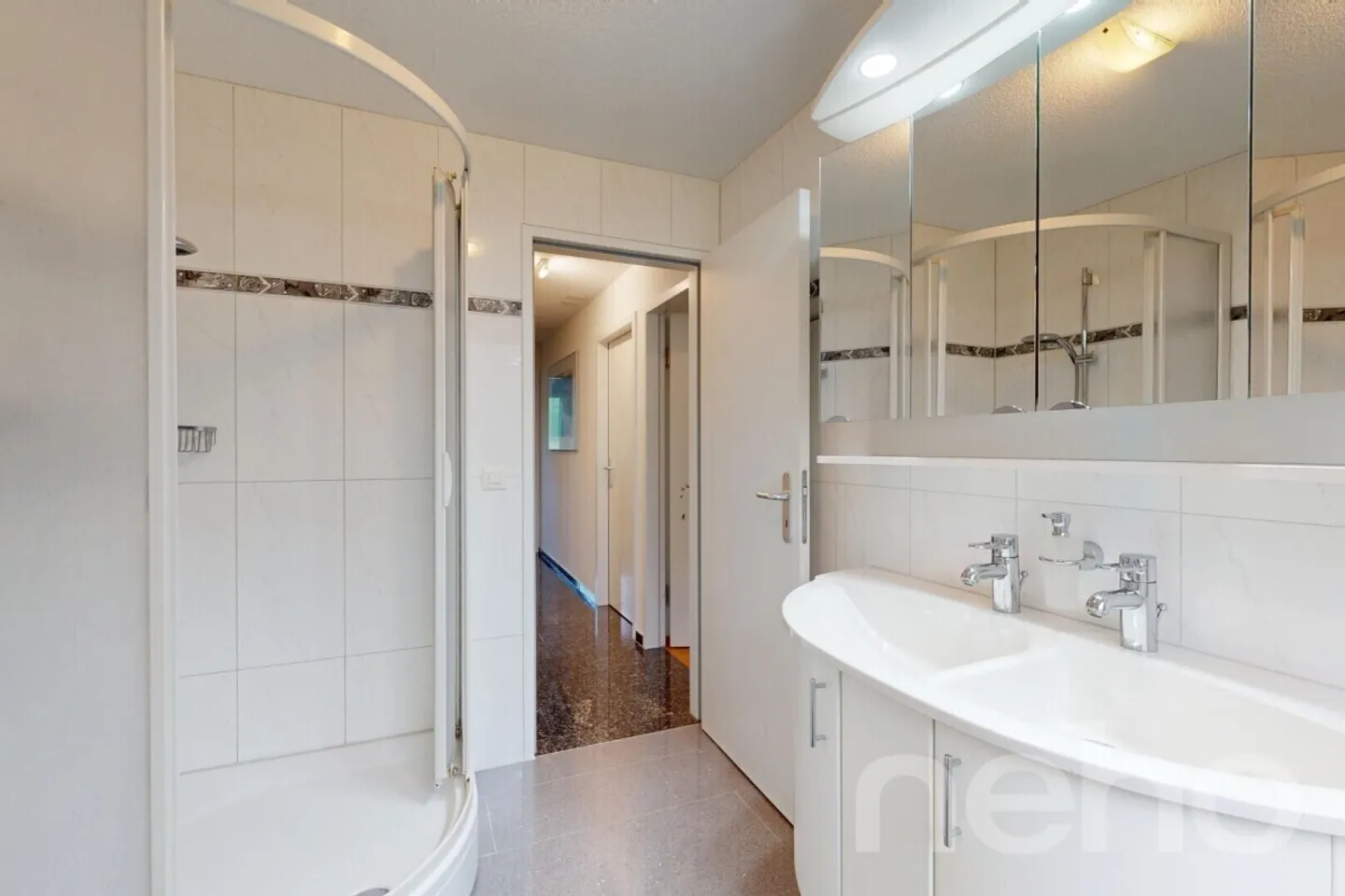 Family-friendly home with plenty of space, sunshine, and proximity to the city - Photo 7 of 12