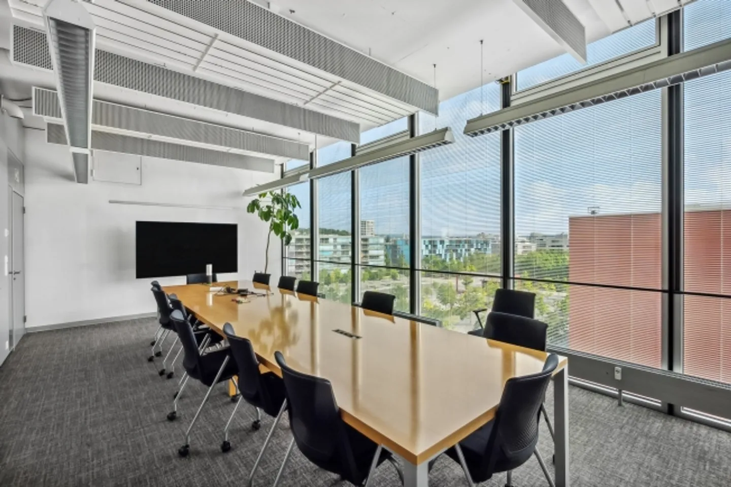 Dynamique. Moderne. Parfaitement connecté. Votre bureau individuel dans Toro 1 - Photo 2 sur 2