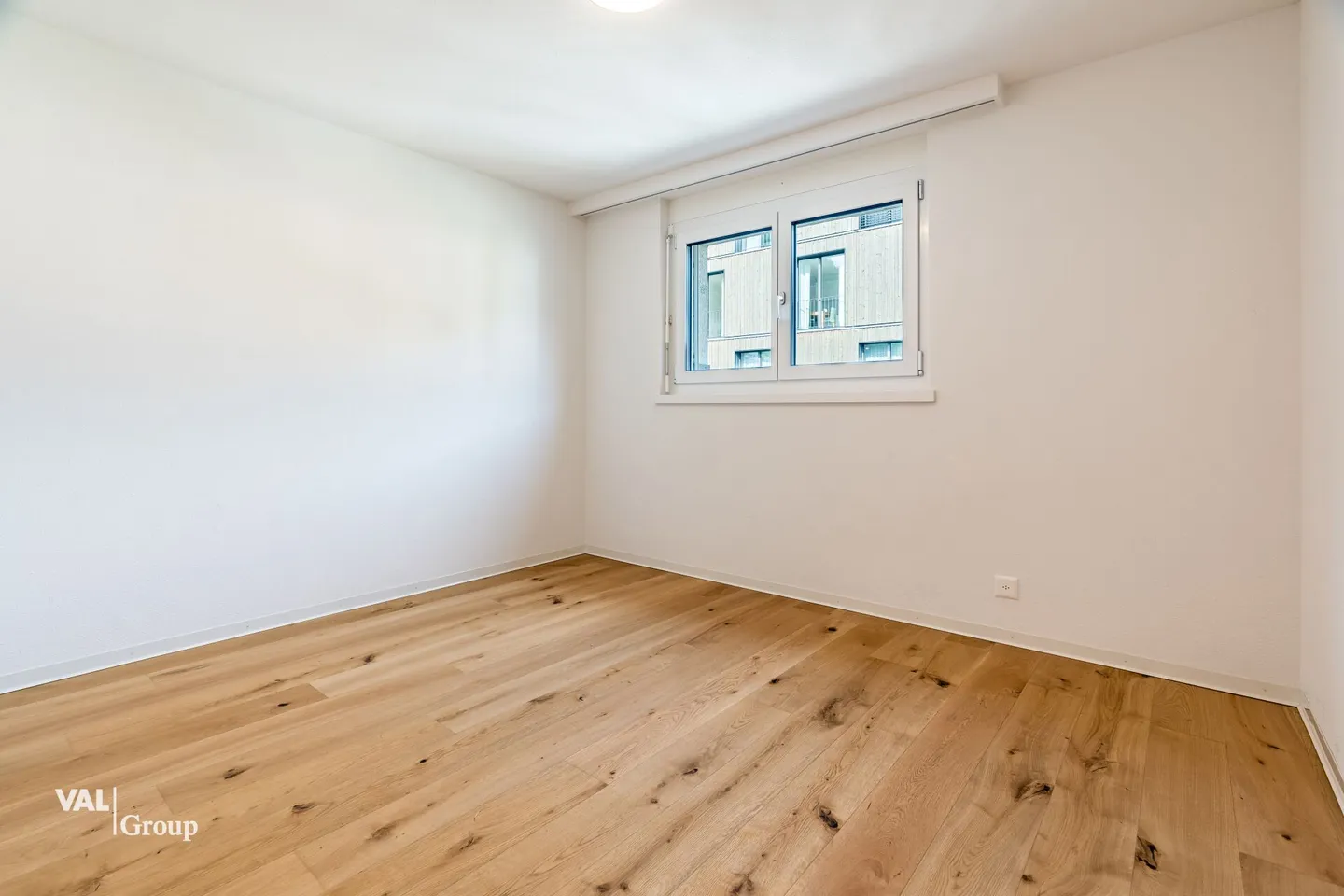 Esclusivo appartamento attico di 5,5 stanze con grande balcone nella migliore posizione a Naters - Foto 7 di 14