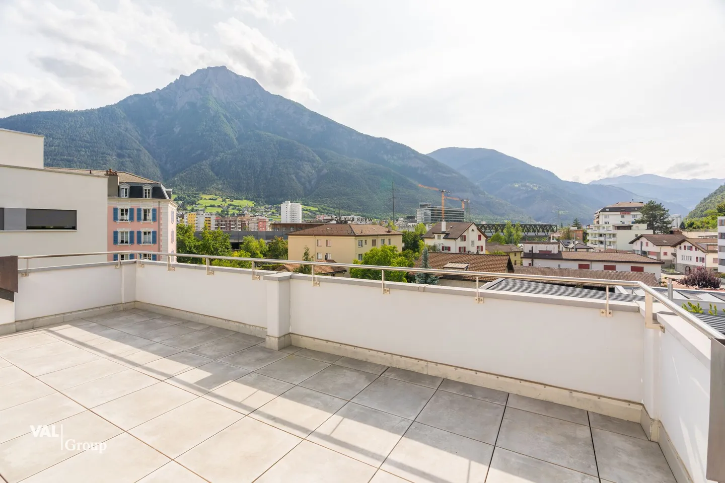 Esclusivo appartamento attico di 5,5 stanze con grande balcone nella migliore posizione a Naters - Foto 10 di 14