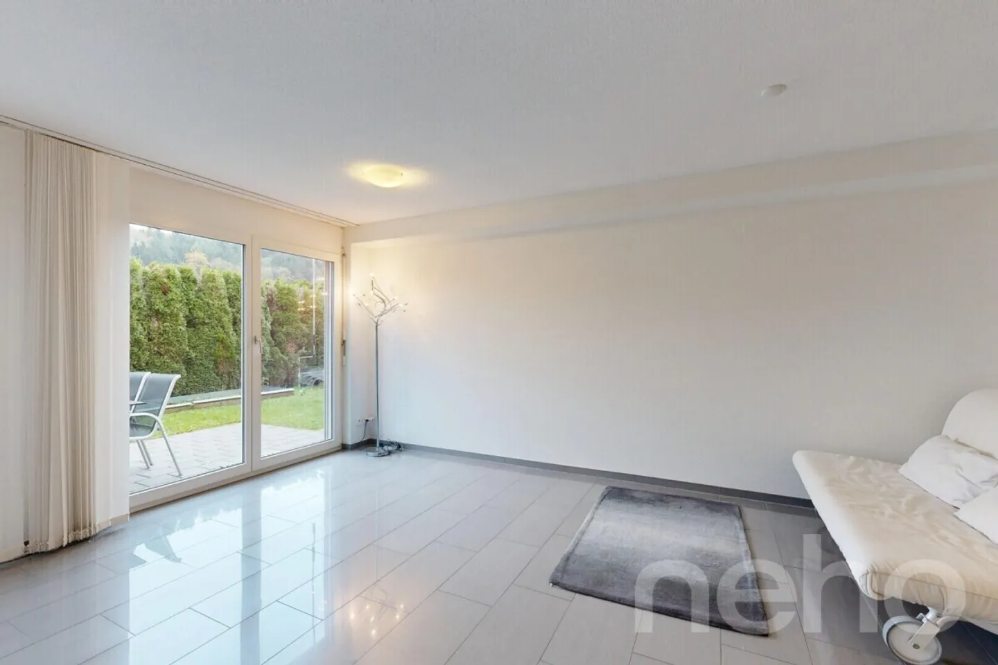 Family-friendly home with plenty of space, sunshine, and proximity to the city - Photo 10 of 12