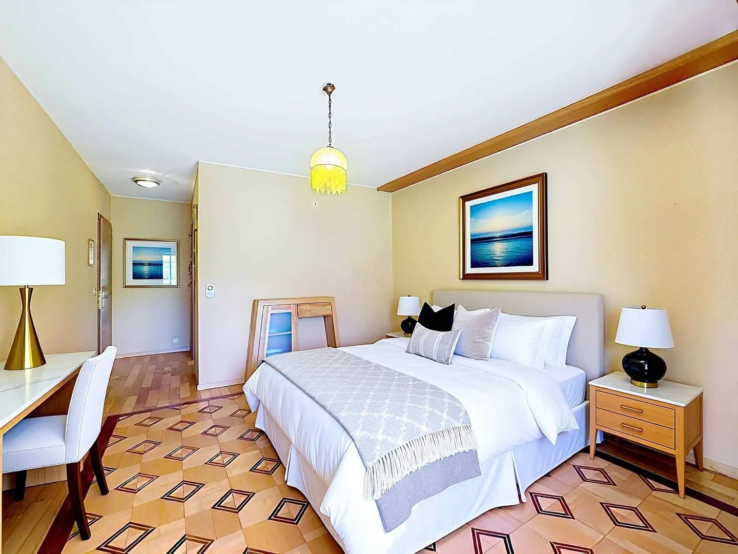 Elegant Apartment with Alpine Views - Photo 6 of 10