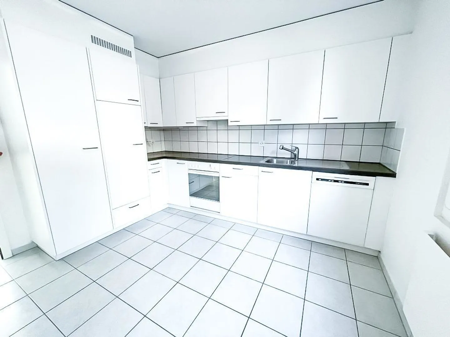 Bright 3.5-room apartment in the center of Langenthal - Photo 6 of 9