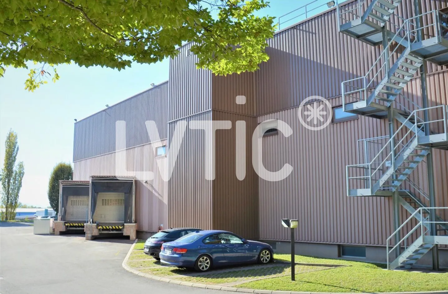 315 m2 Lager zu vermieten in St-Légier - Foto 3 von 5