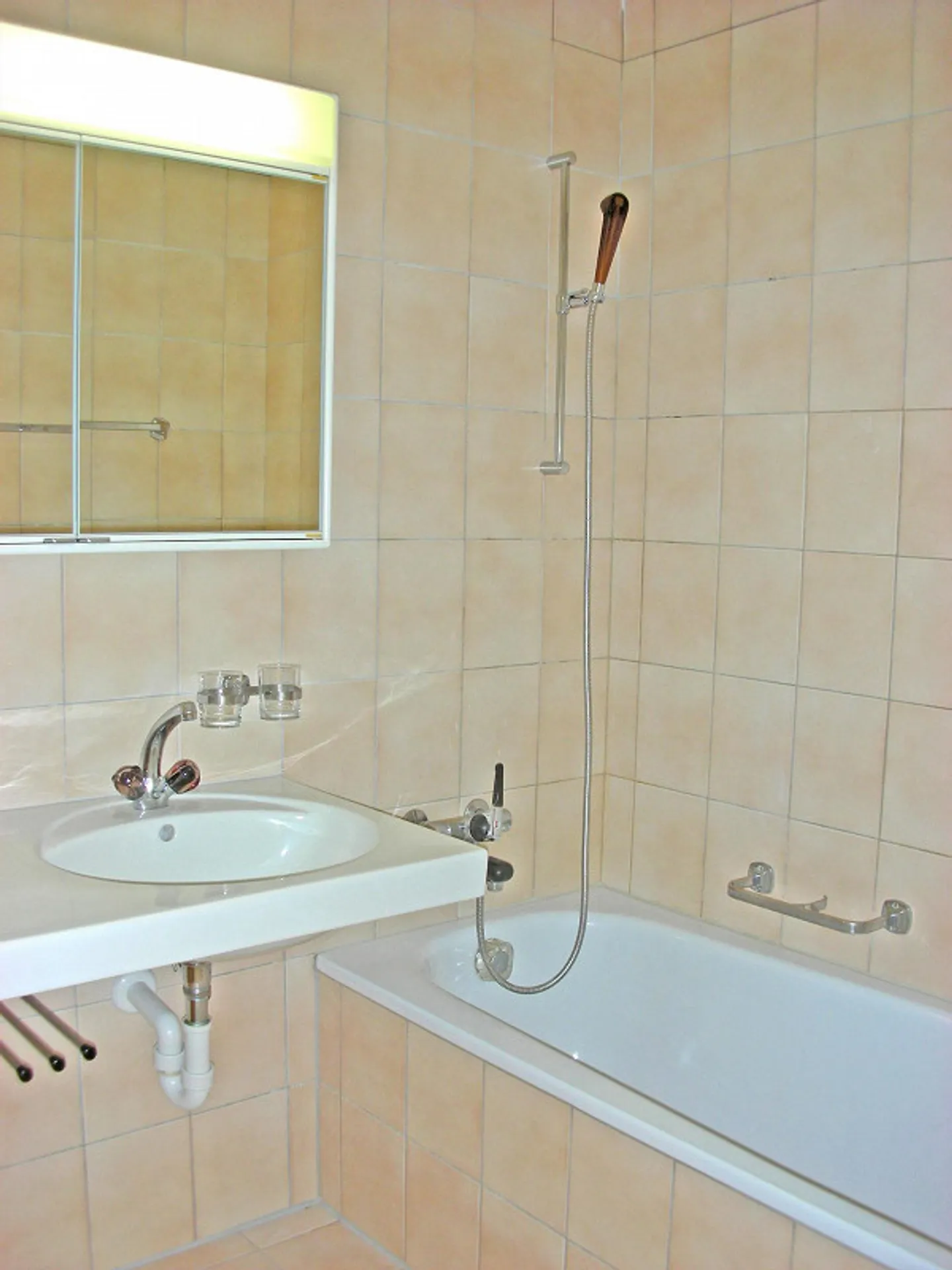 Apartment for rent - Photo 6 of 8