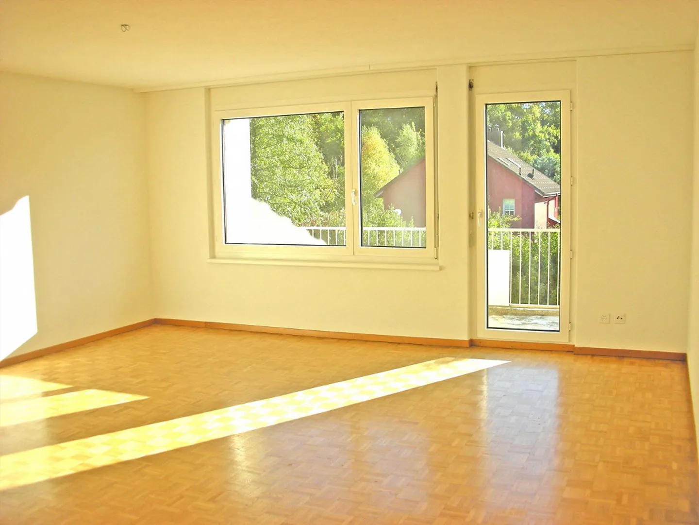 Apartment for rent - Photo 2 of 8