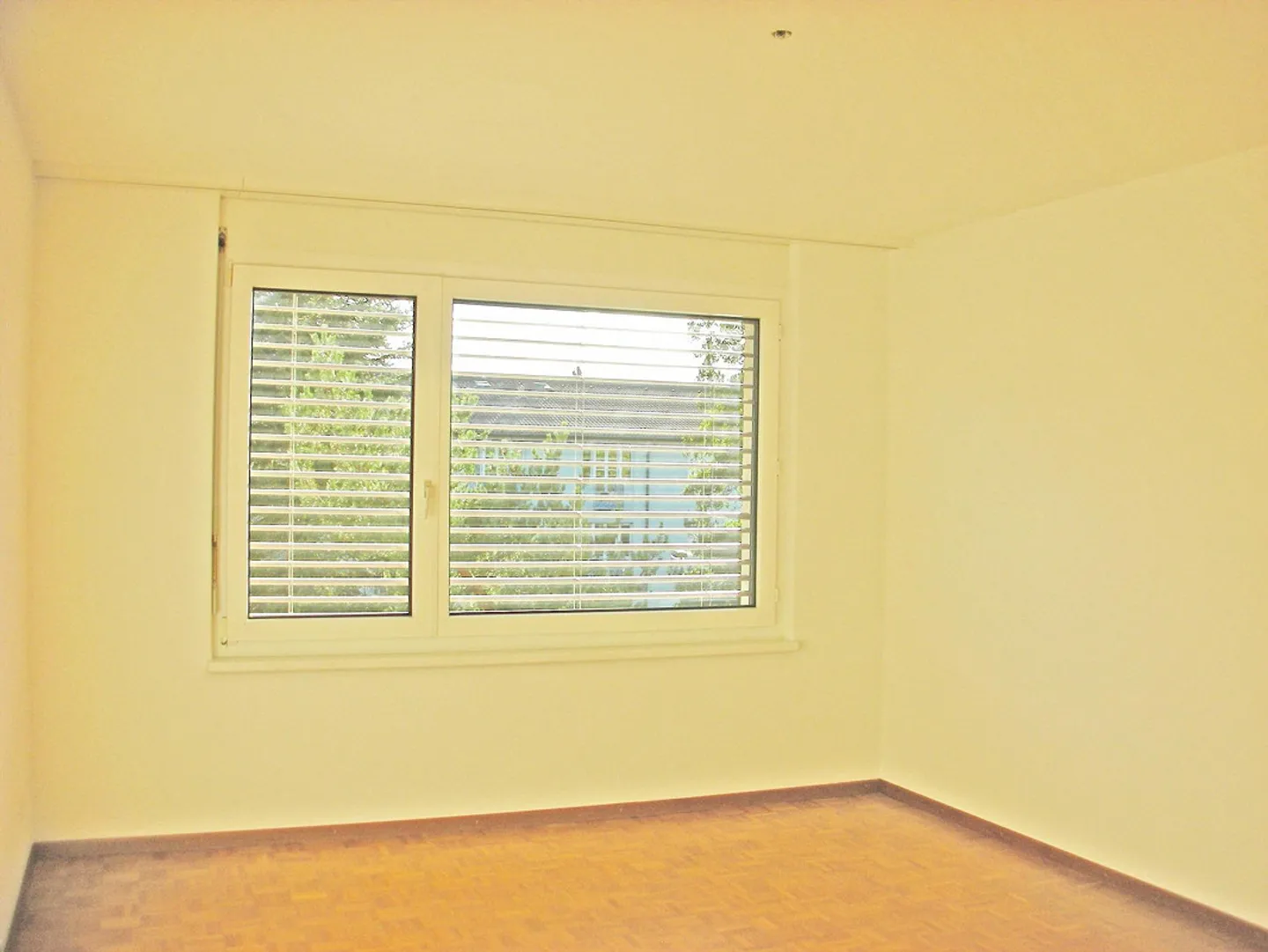 Apartment for rent - Photo 3 of 8