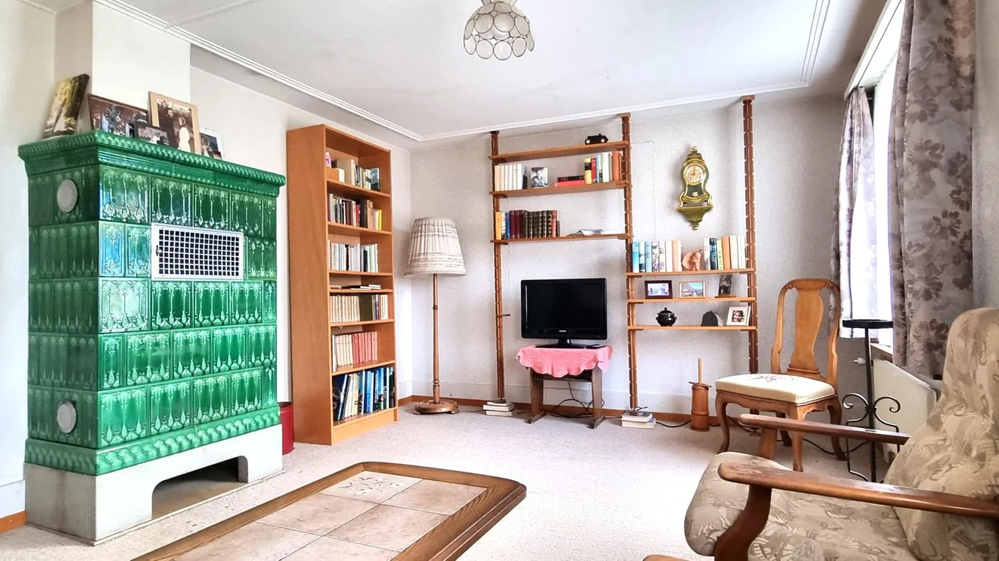 Affascinante casa unifamiliare di 5,5 locali con grande giardino a Heimberg - Foto 7 di 13
