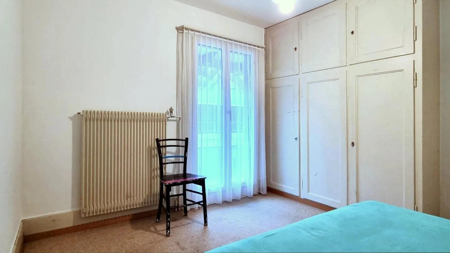 Affascinante casa unifamiliare di 5,5 locali con grande giardino a Heimberg - Foto 9 di 13