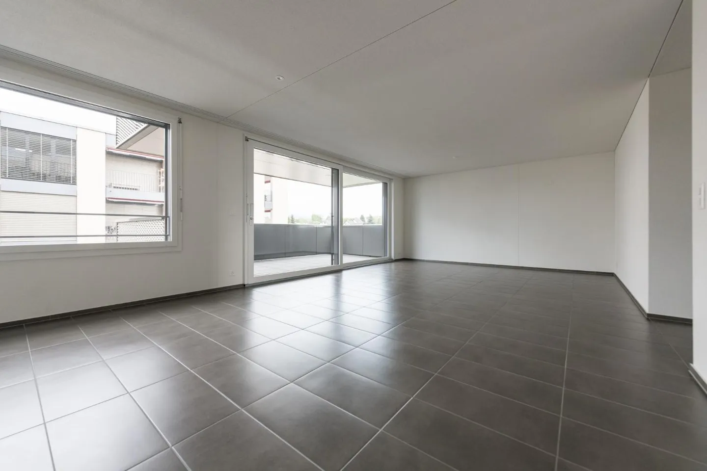 3.5 Room Apartment - Photo 3 of 10