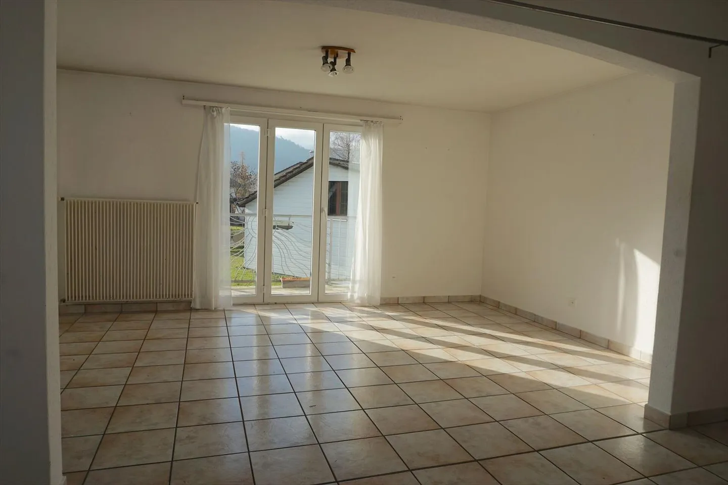 ARI-252 - Maison individuelle sur une parcelle de 904 m2 - Photo 7 sur 13