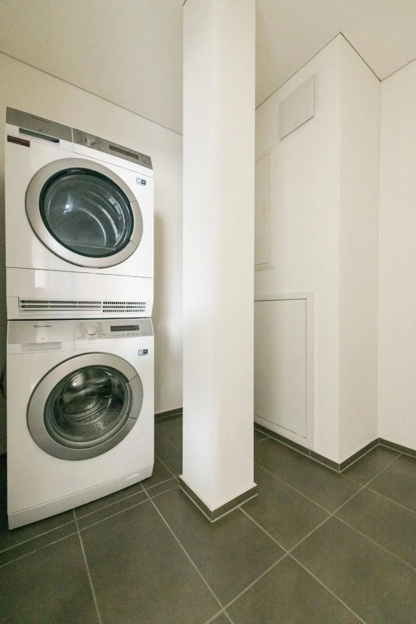 3.5 Room Apartment - Photo 7 of 10