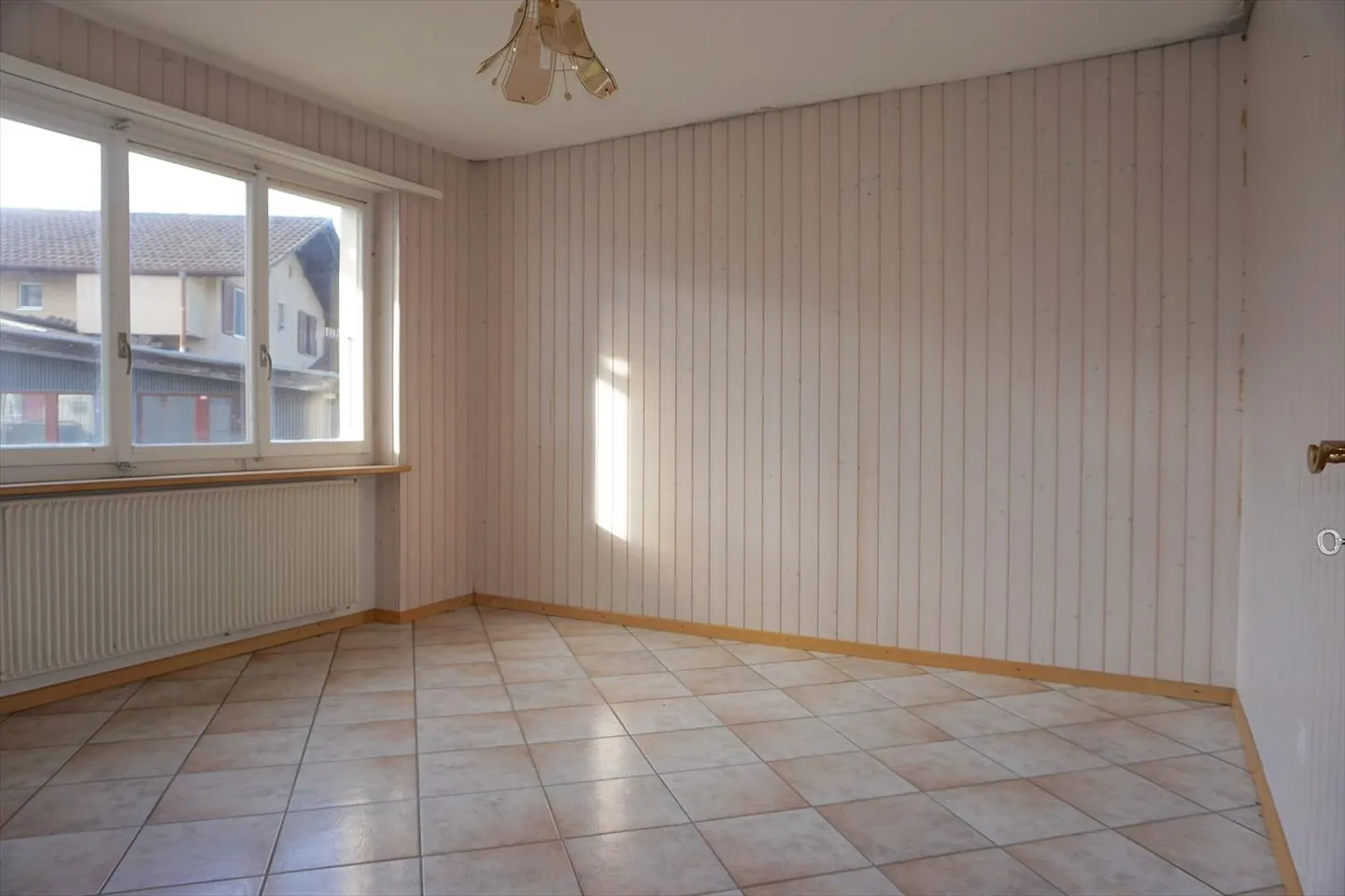 ARI-252 - Maison individuelle sur une parcelle de 904 m2 - Photo 12 sur 13