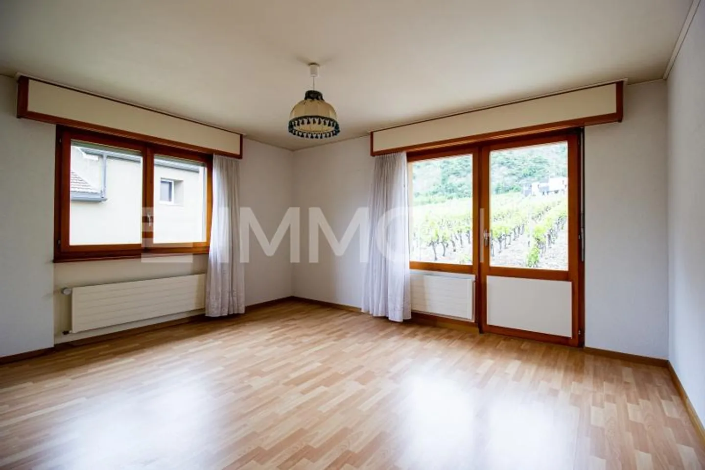 Family home with great potential - Photo 3 of 5