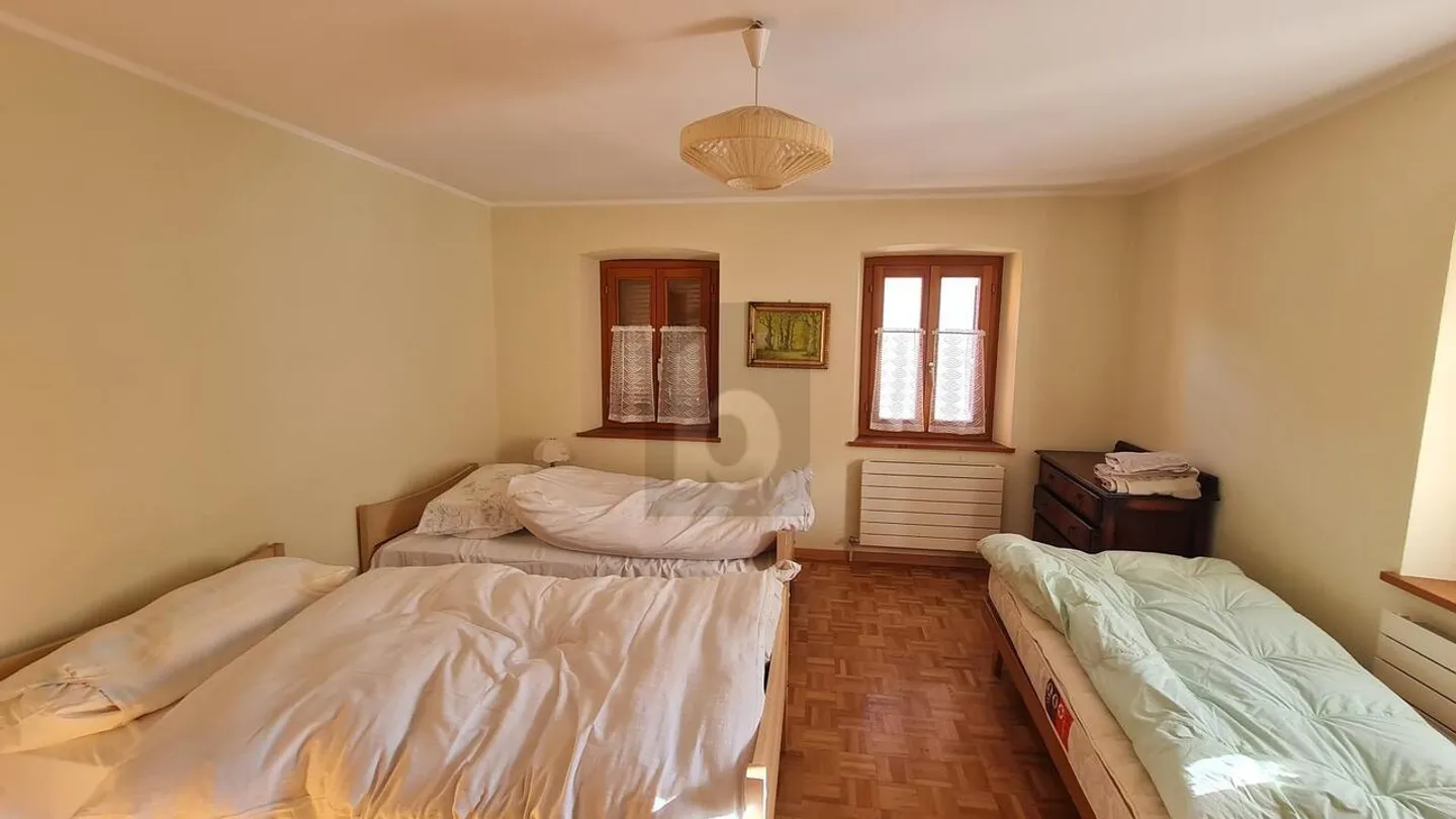 9-Zimmer-Haus - Foto 4 von 6